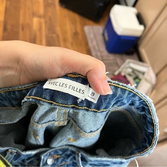 Avec Les Filles High Waisted Mom Jeans Distressed Raw Split Hem Size 29 G2 - Picture 6 of 9